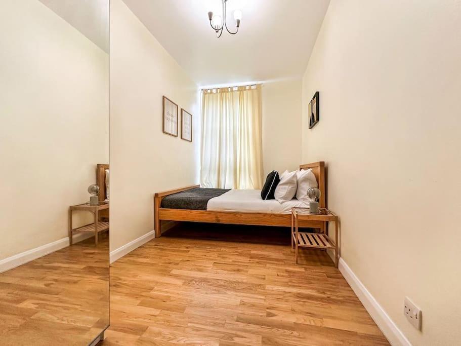 Spacious 4 Bed Flat Near London 02 Arena Greenwich Exterior foto